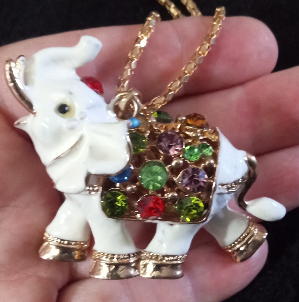 BJ White 3D Elephant Pendant